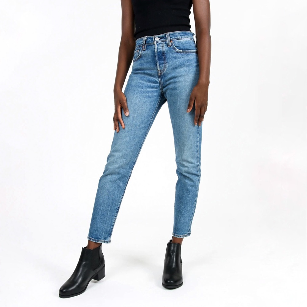 LEVI’S Wedgie Jean (24)
